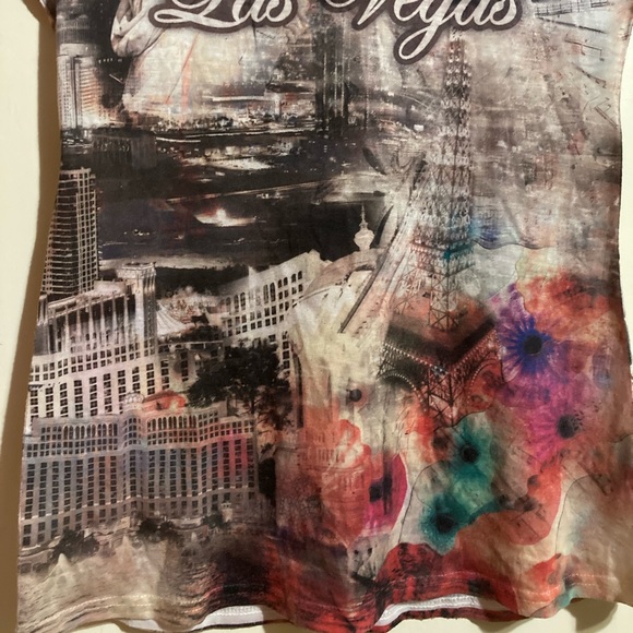 “Las Vegas” soft, lightweight, designed T-shirt women’s size XL 100% polyester - Picture 10 of 14